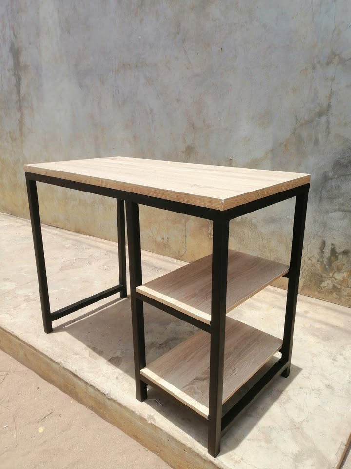 Table de bureau simple