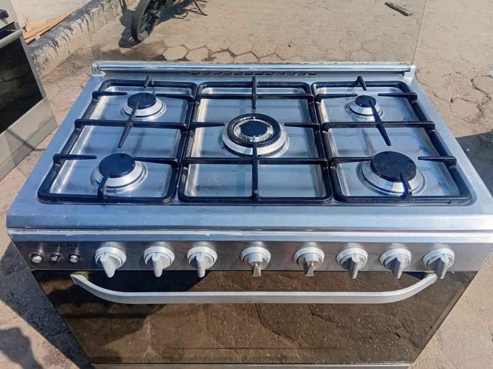 🔥 Cuisinière 5 Feux – Puissante, Pratique et Élégante